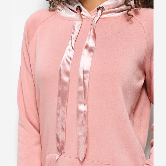 wiley blush velvet hoodie with ribbon - Picture 3 of 3